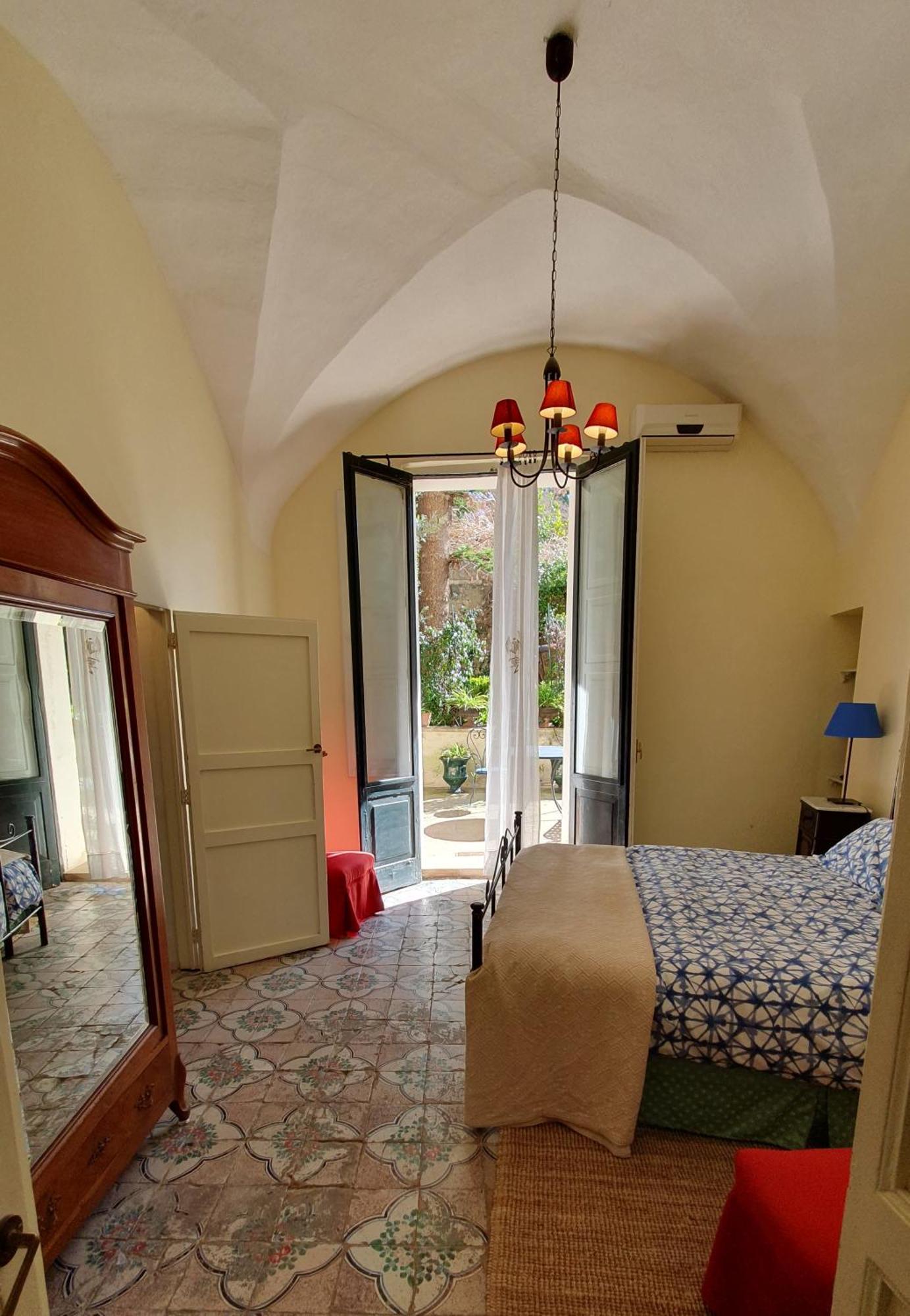 Palazzo Bernardini Apartment Lecce Bagian luar foto