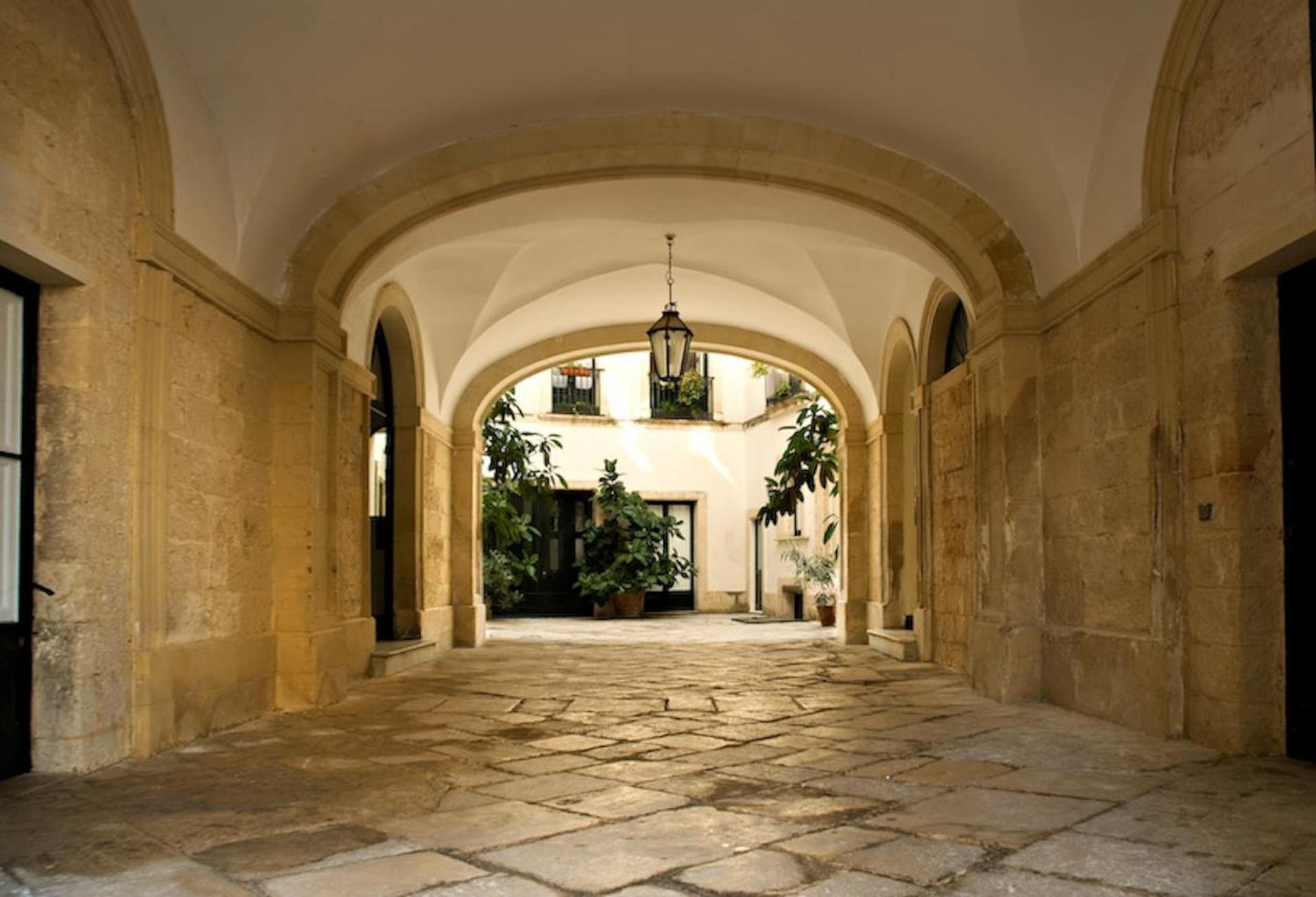 Palazzo Bernardini Apartment Lecce Bagian luar foto