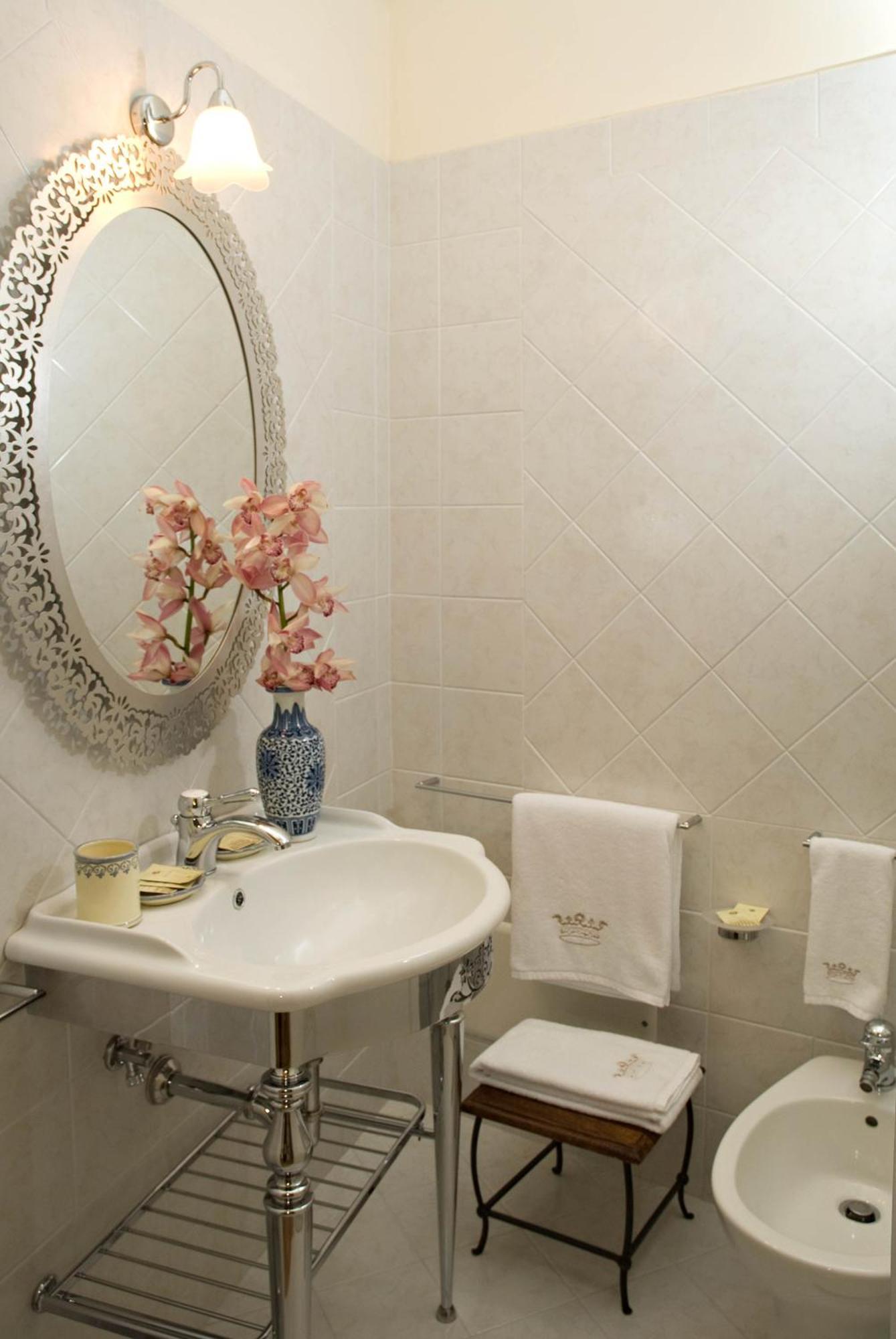 Palazzo Bernardini Apartment Lecce Bagian luar foto